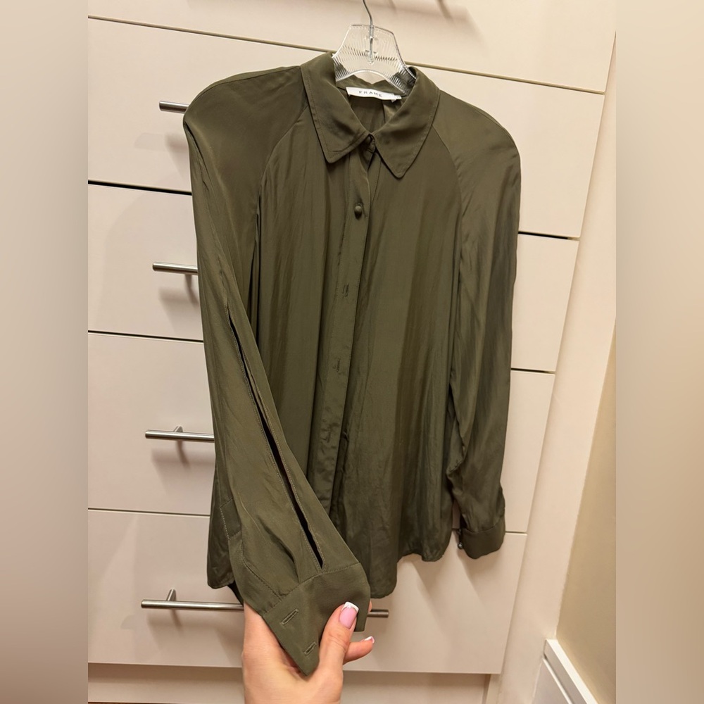 FRAME 100% silk blouse with bell sleeves with a slit, olive, size XS - Picture 14 of 17